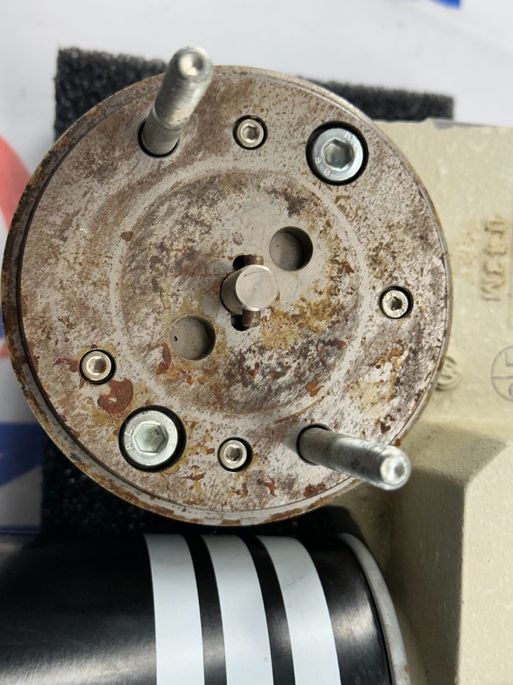 LEYBOLD CFS40/65 VACUUM PUMP FILTER ASSY