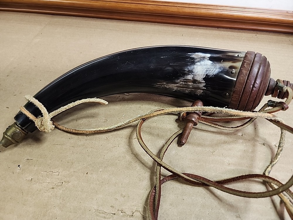 Vintage Lg Black Powder Horn Muzzle Loader Hand Made Brass Spring Loaded Release