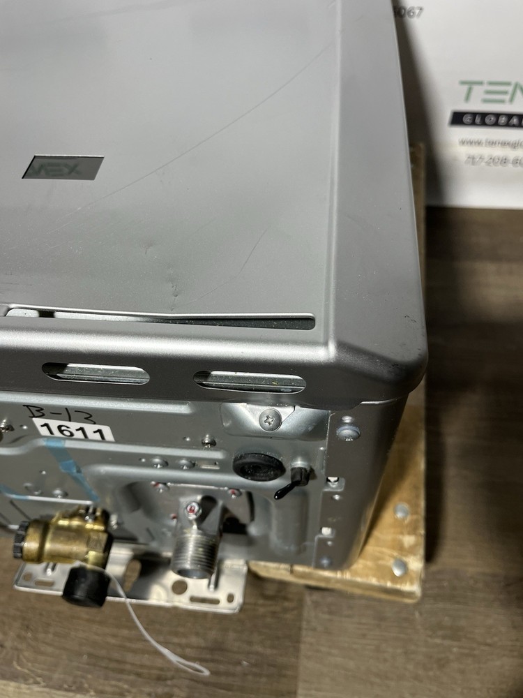 Rinnai REP199eN Outdoor Tankless Water Heater 199k BTU Natural Gas (B-13 #1611)