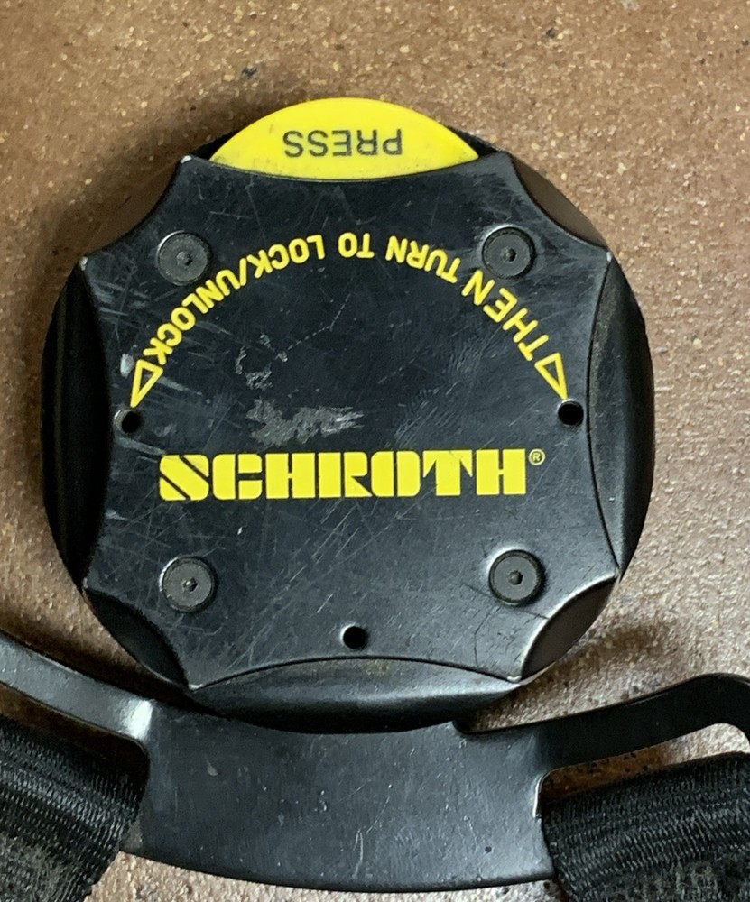 SCHROTH RACING 6-POINT HARNESS