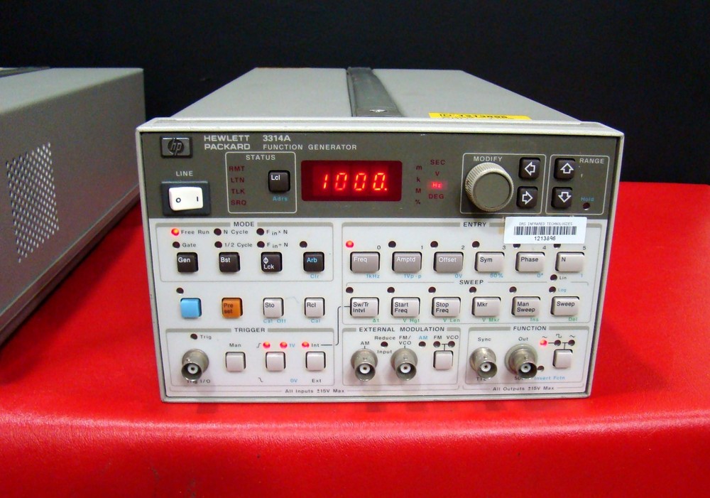 HP 3314A FUNCTION GENERATOR - 20 MHZ - TESTED