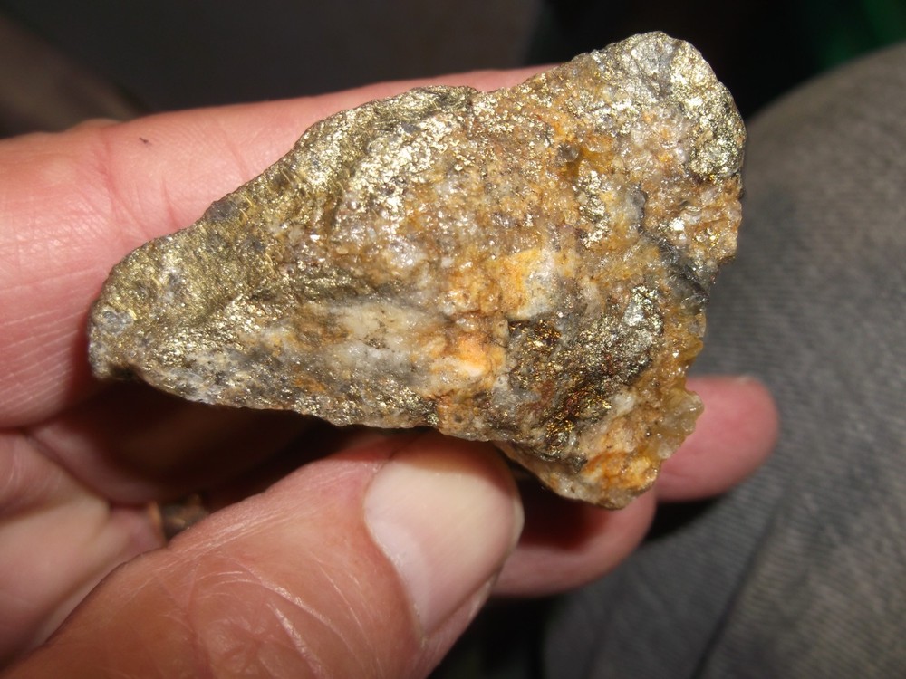 gold silver copper ore, 93 grams samples ,ore high grade .