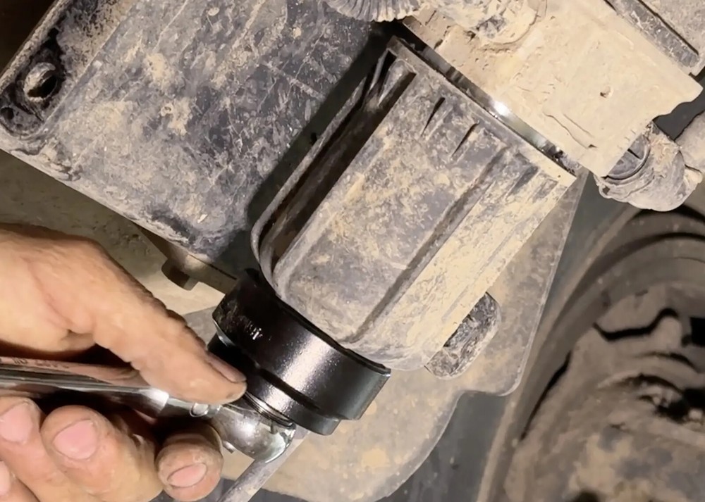 LISLE TOOLS: DEF Filter Canister Socket – 44mm – class 6 to 8 trucks