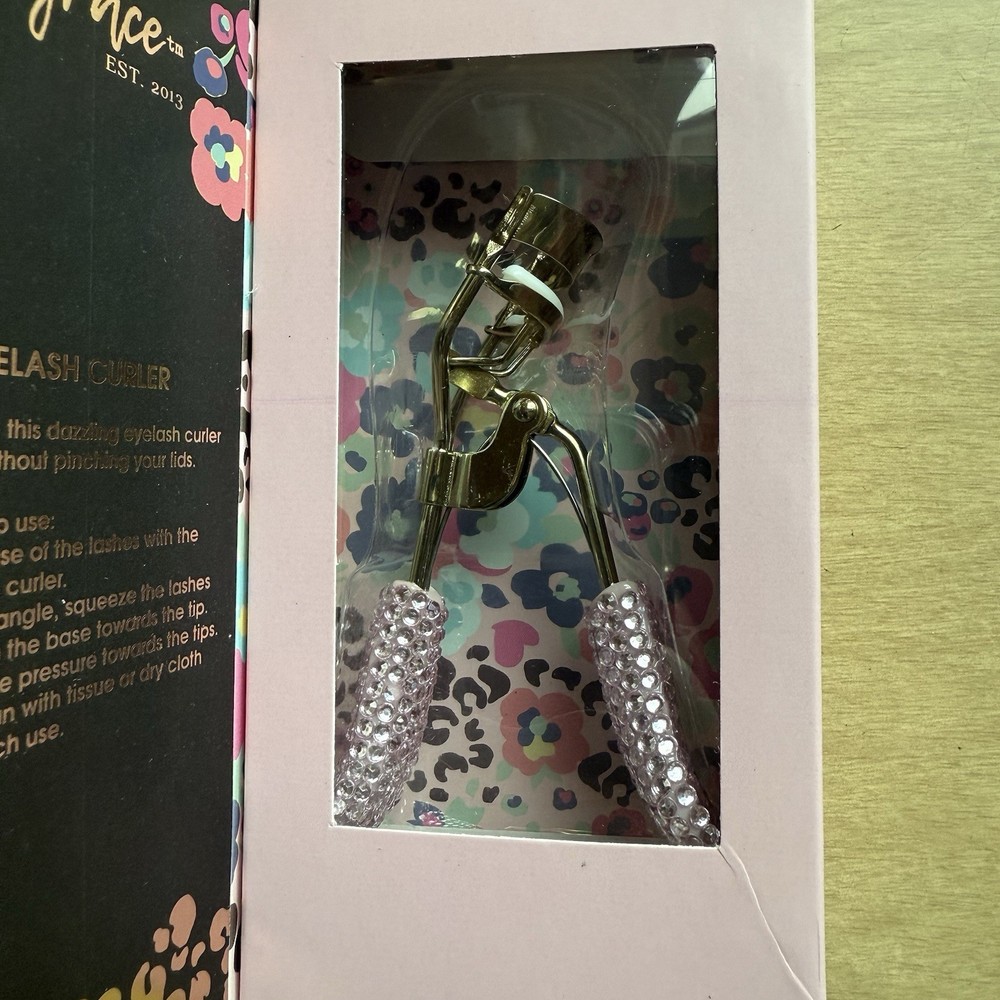 Olivia Grace Eyelash Curler with Pink Bling Handle