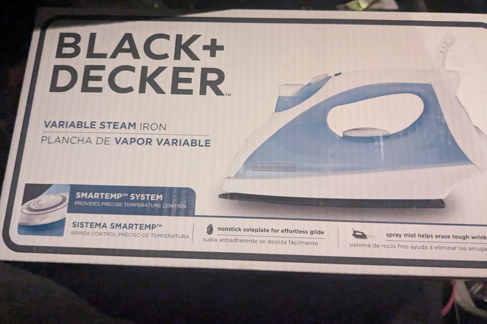 Clothes Iron - Black & Decker - Nonstick Spray Mist Button