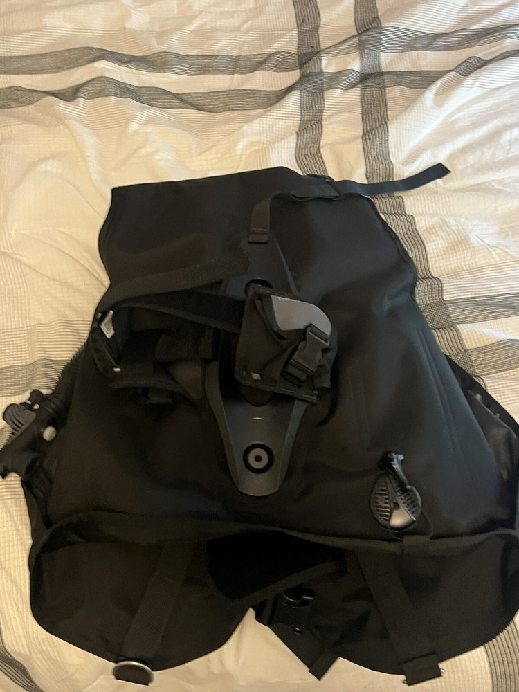 Scuba Aqualung BCD Large Brand New