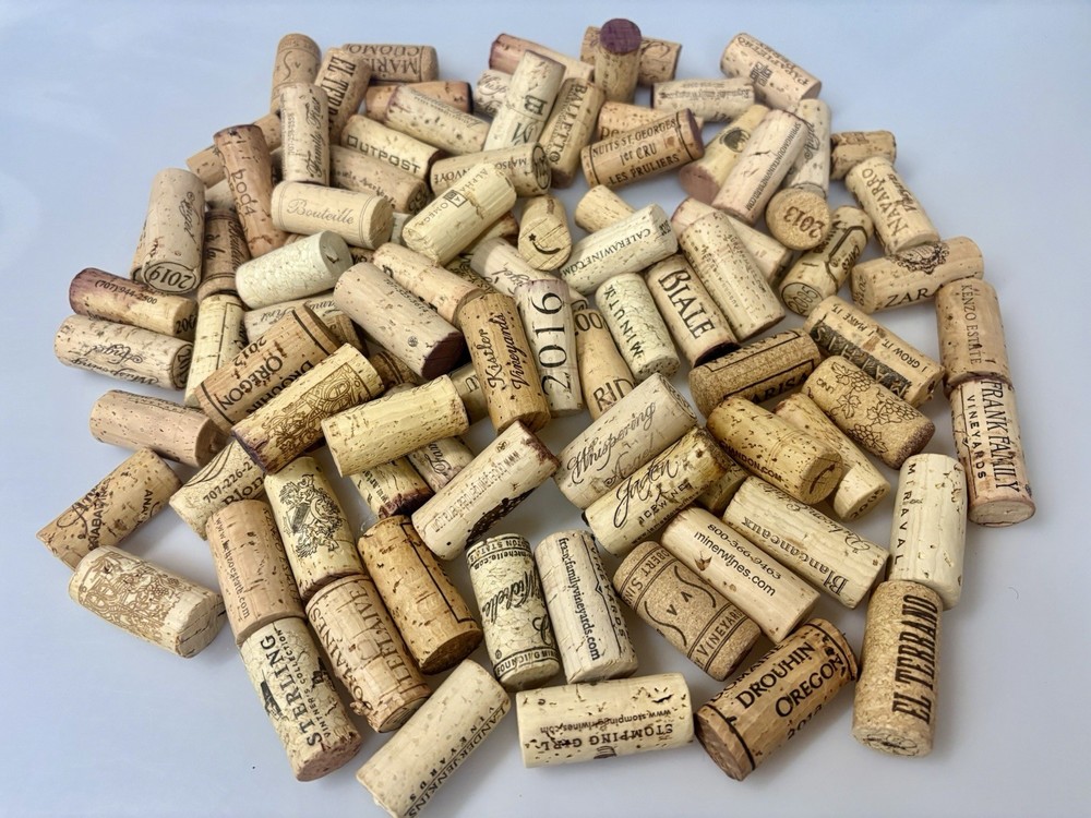 100 Ct. Premium Wine Corks Assorted - PREOWNED EXCELLENT COND