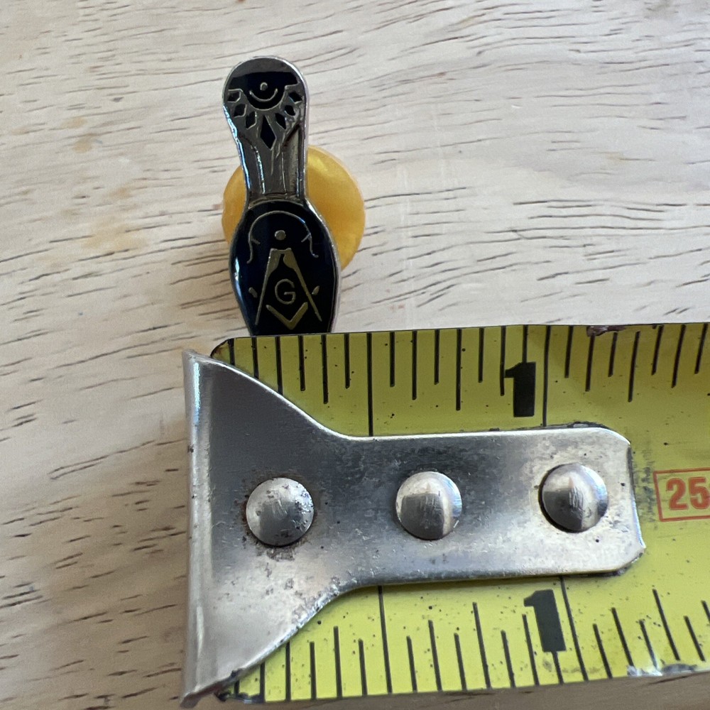 Vintage Widows Masonic Shoe Pinback