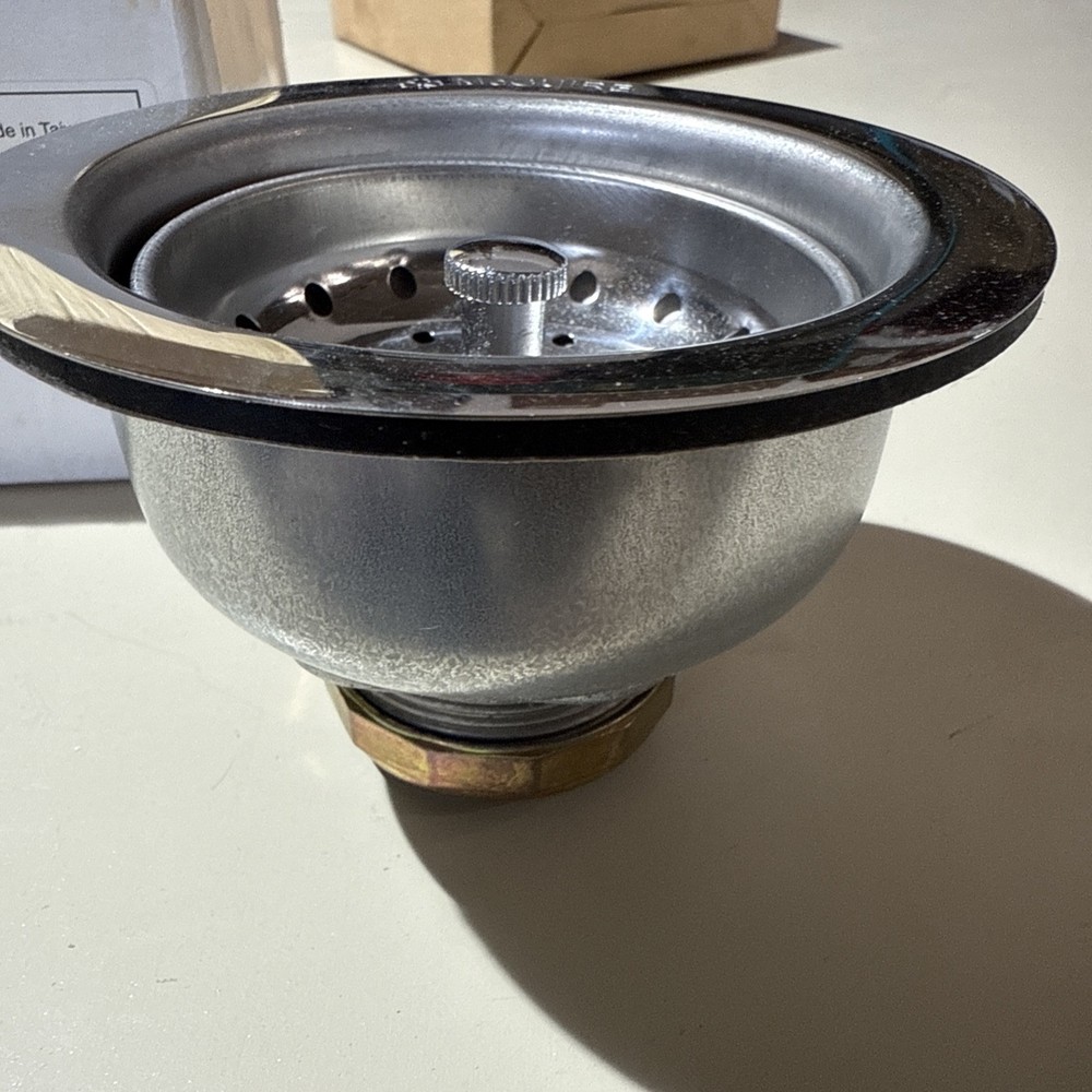 McGuire 151AECO 1/2" SS Body Strainer w/ SS Bracket, NPT Connection
