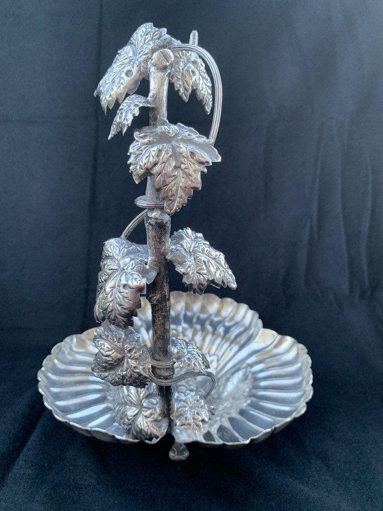 Vtg Williams Hutton & Sons Silver Plated Grape Stand Holder Figural Grape Leaf