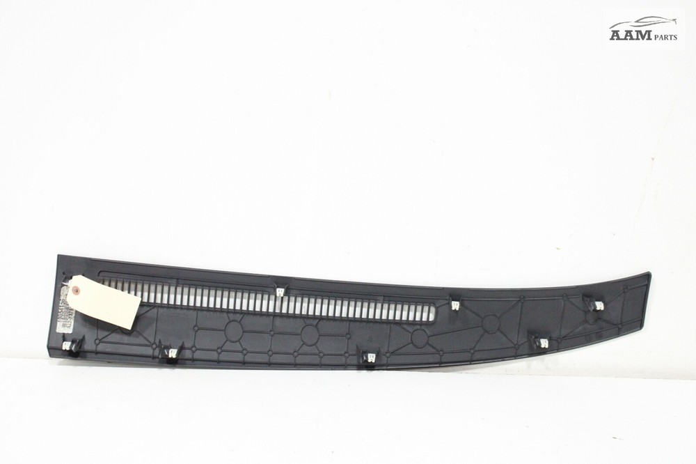 2018-2024 FREIGHTLINER CASCADIA FRONT RIGHT DASH DEFROST VENT GRILLE PANEL OEM