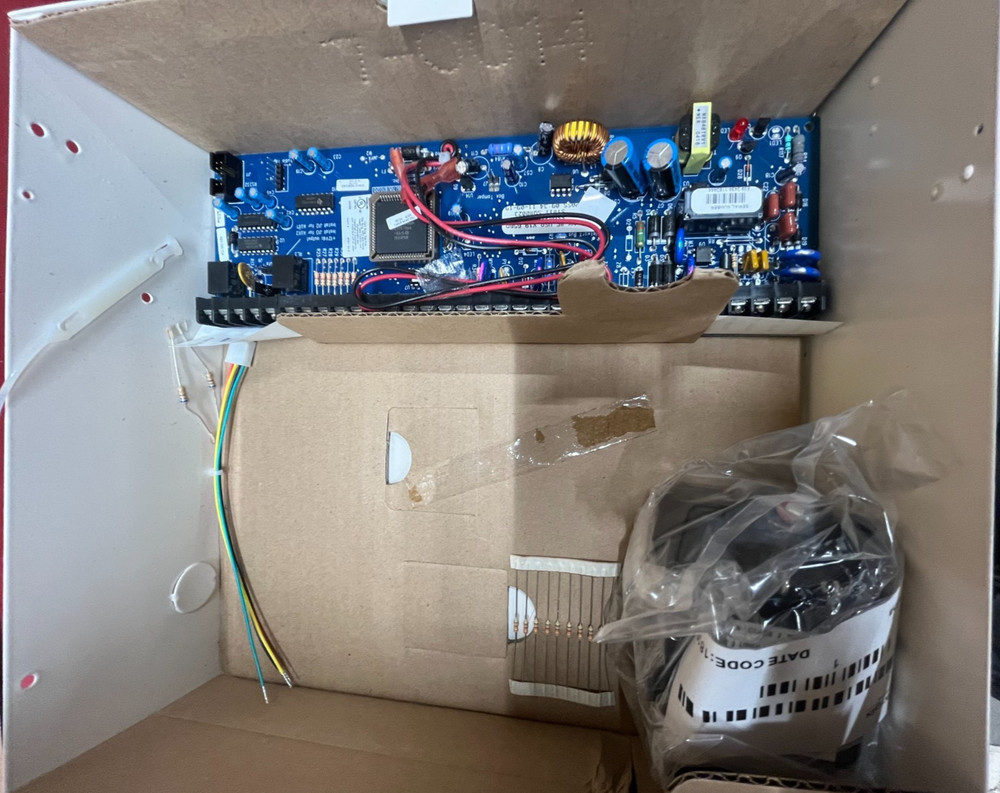 Interlogix NX-8E-KIT-7-RF Security System/ NO RF KEYPAD