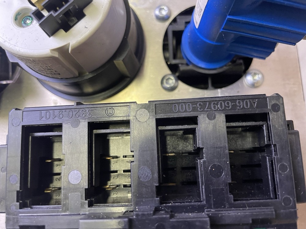FREIGHTLINER CASCADIA SWITCH GAUGE PANEL OEM