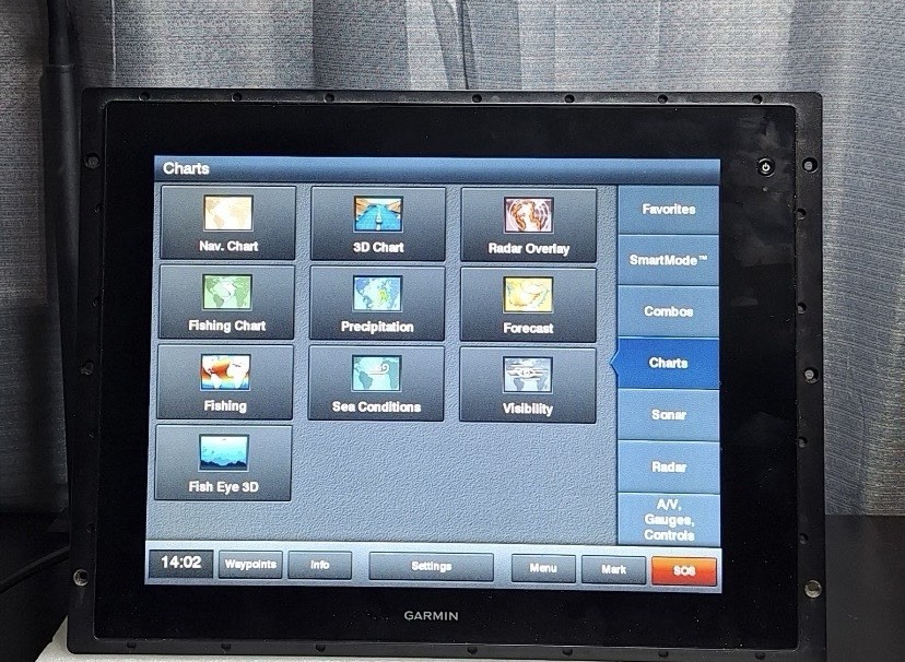 Garmin GPSMAP 8215 MFD Touchscreen Chart plotter