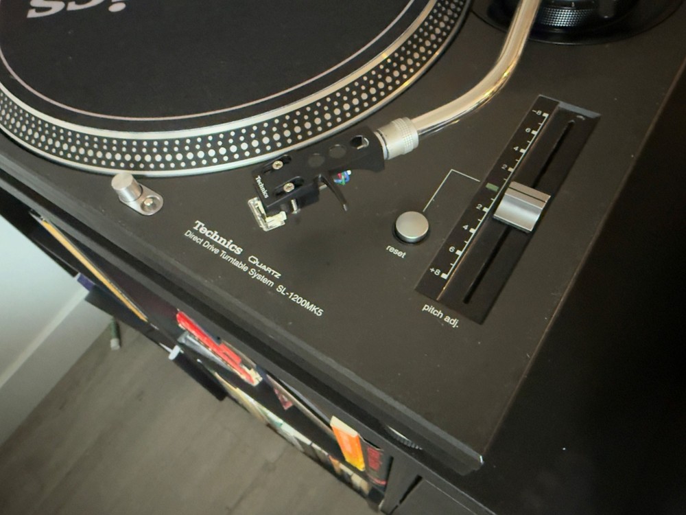 Technics SL-1200MK5 Analog DJ Turntable - Black