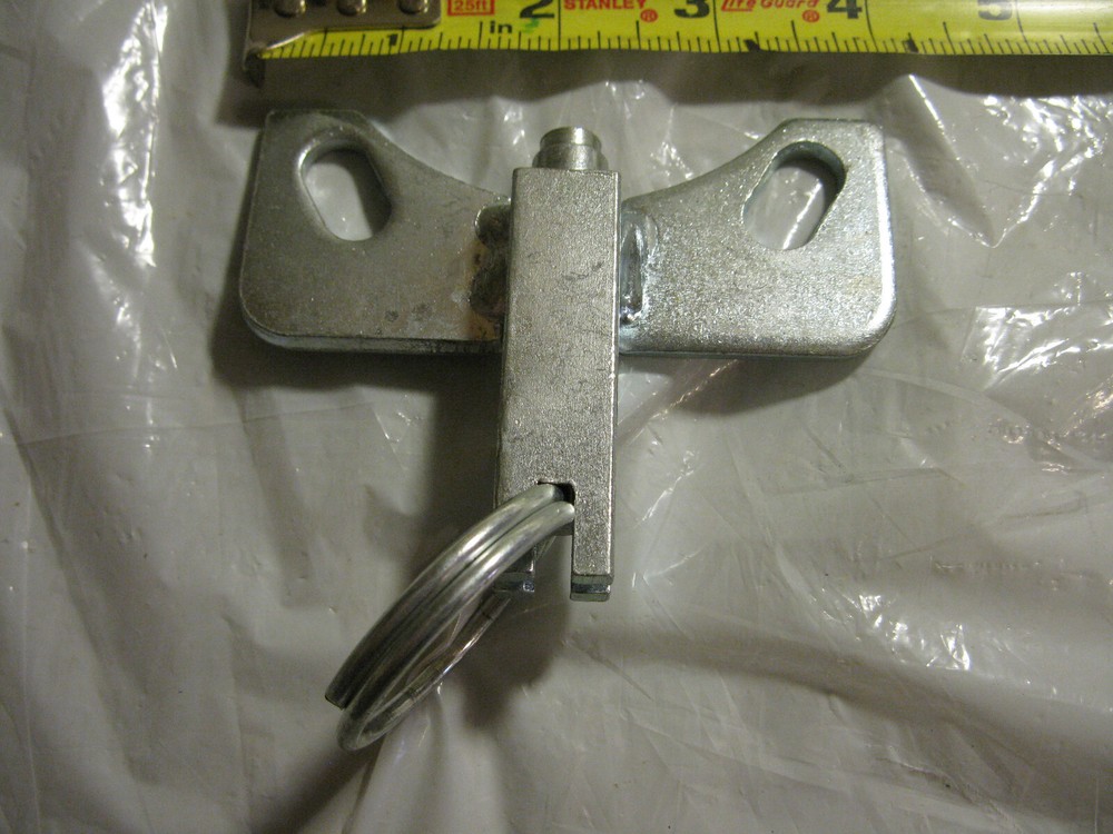 15/32 .46 1/2" Spring release pull pin bolt on door latch
