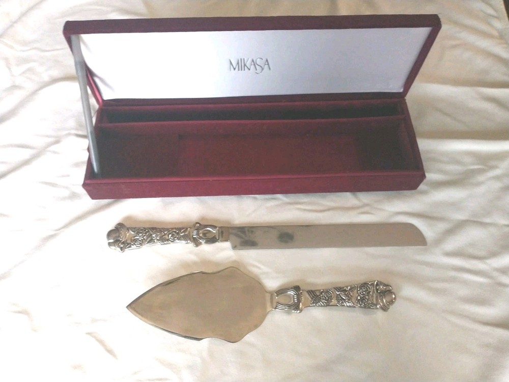 Mikasa Wedding Cake Serving Set