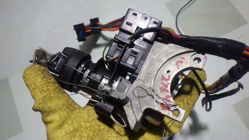 01 BUICK CENTURY Ignition W/Key