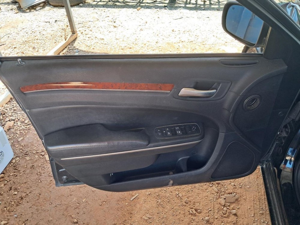 300 2014 Glove Box 4736785