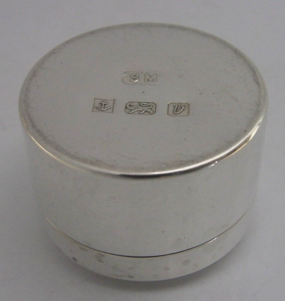 QUALITY 31g MODERNIST ENGLISH SOLID STERLING SILVER STAR BOX 1995