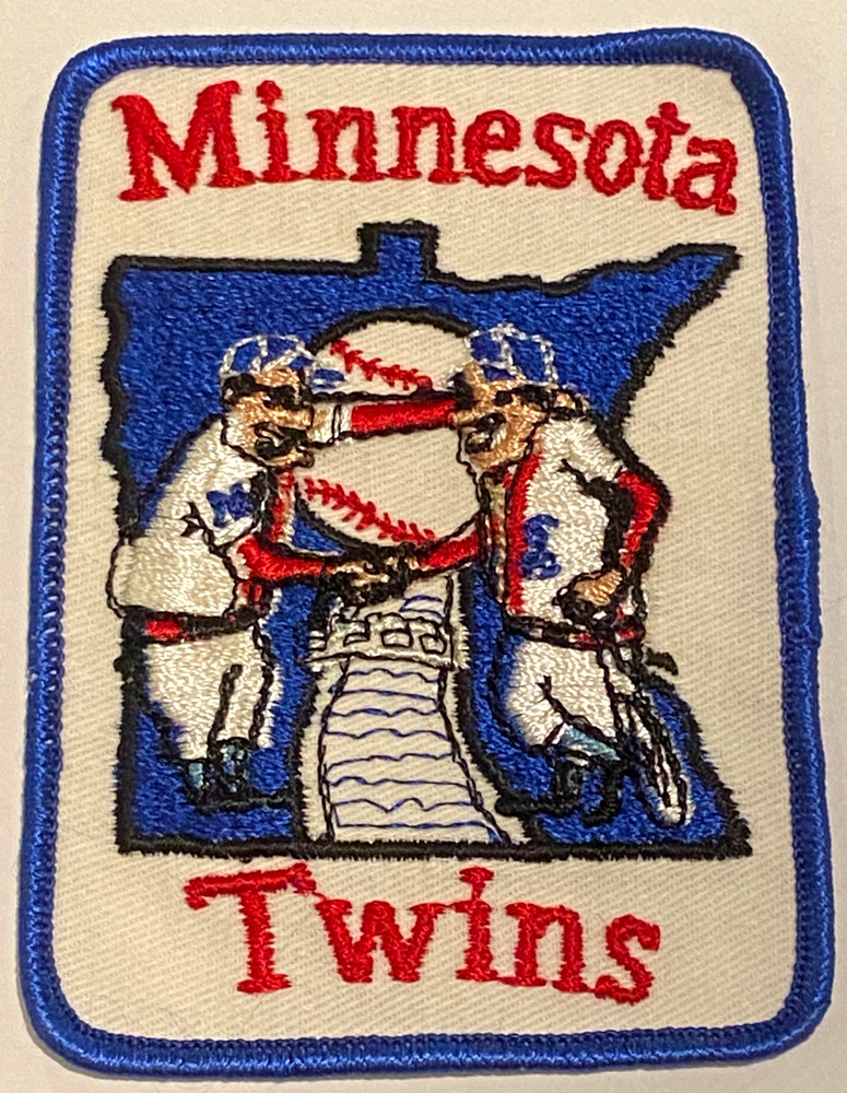 Vtg MLB Baseball MINNESOTA TWINS Players Shaking Hands PATCH