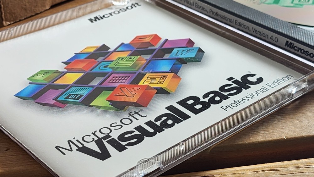 Microsoft Visual Basic Professional Edition 4.0 W/CD Key Windows 95 VB4 Pro