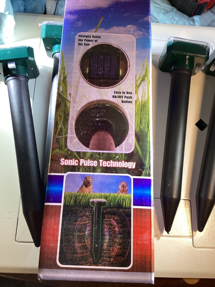 Solar powered rodent repeller