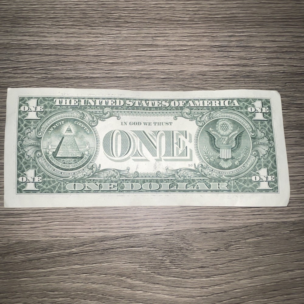 Misaligned Cut Error. 2017A $1 Dollar Bill Excellent Condition