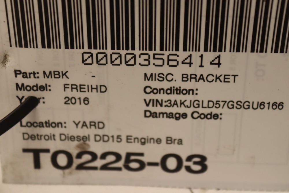 08-17 FREIGHTLINER CASCADIA 125 EVOLUTION DD15 DETROIT ENGINE BRACKET MOUNT OEM