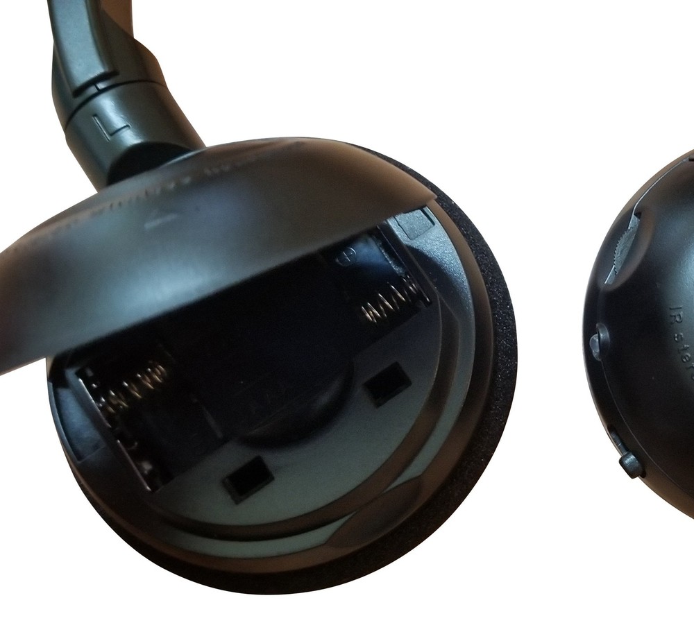 2016 Quest Compatible Wireless DVD Headphone