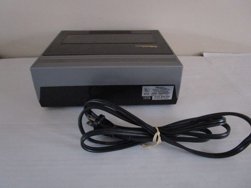Quantum 2 Way VHS rewinder Tested Model 1200UL with original manual