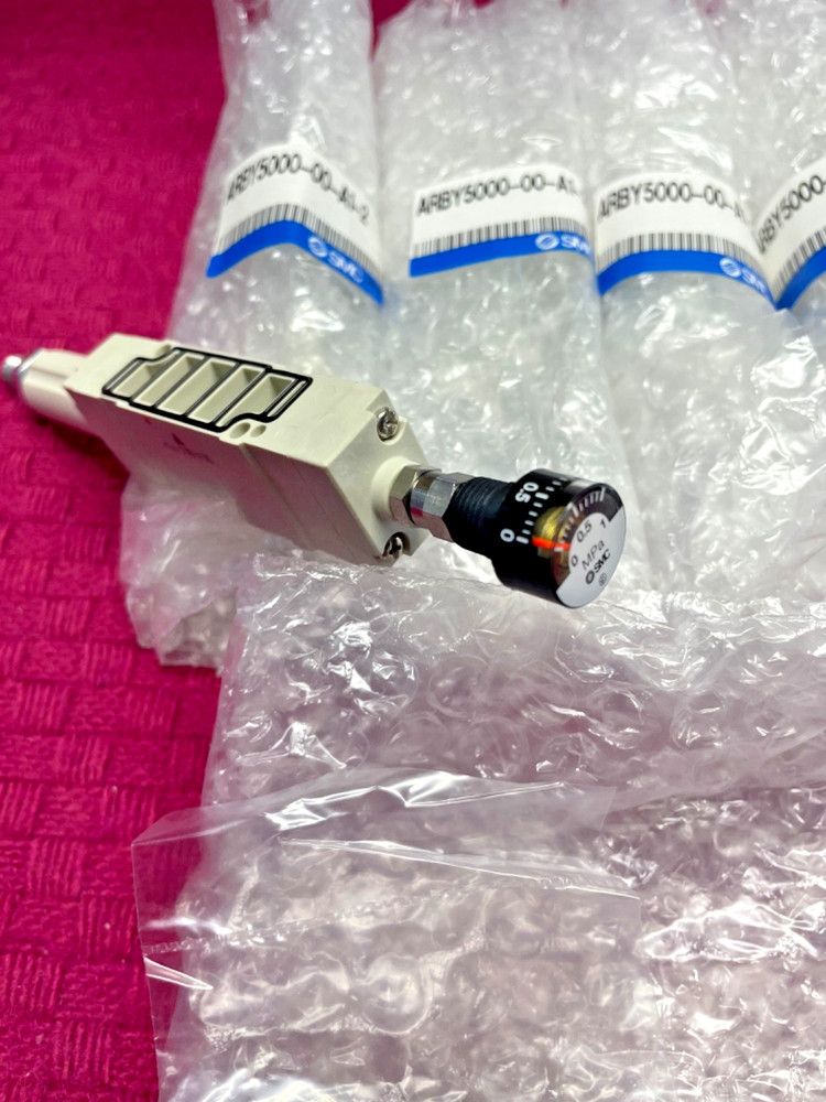 New SMC ARBY5000-00-A1-2 Interface Sandwich Regulator ( 1 Pc.)