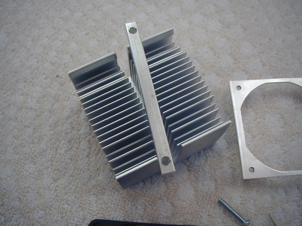 CPU Heatsink with 12 Volt Fan