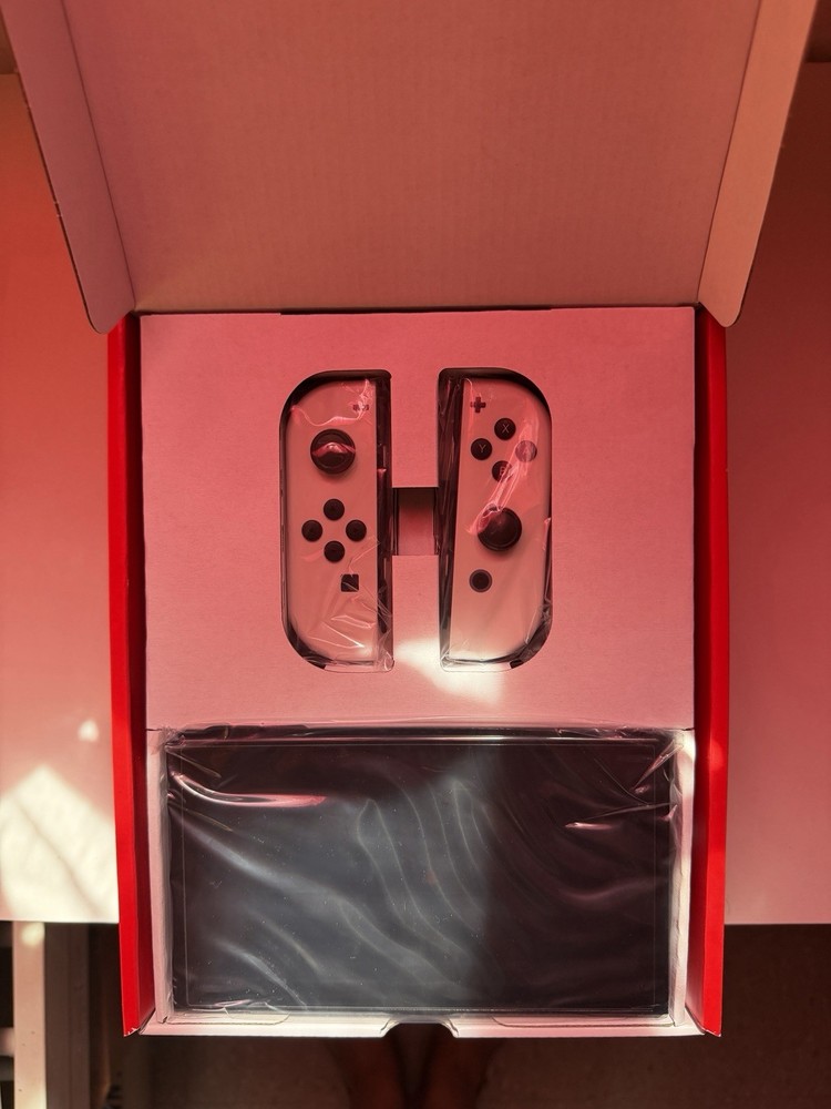 Nintendo Switch OLED White - MINT Condition CIB - Never Used + Carrying Case