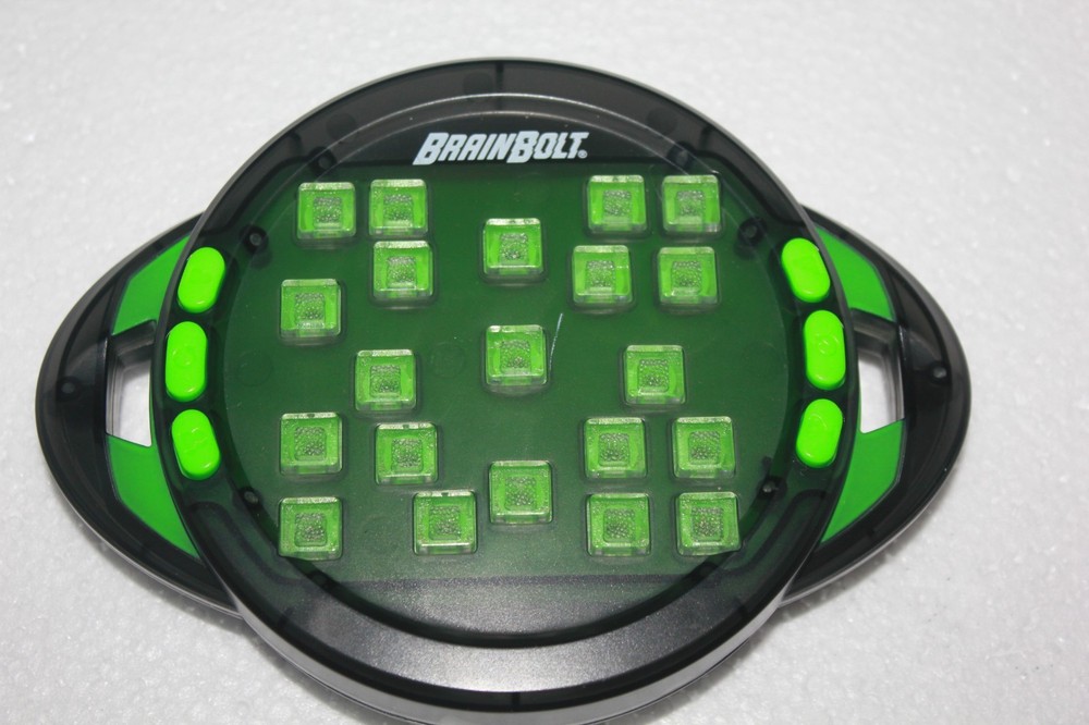 Brainbolt Handheld Brain Teaser Light Up Memory Game Educational Insight Puzzle