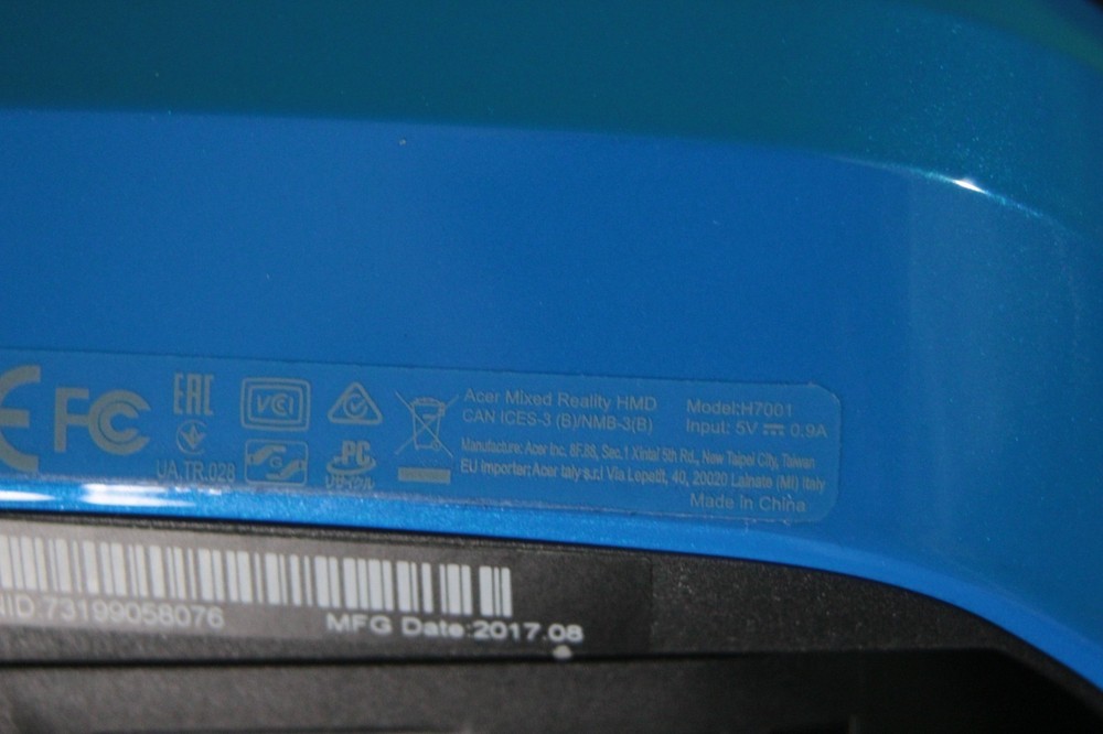 Acer Virtual Reality Windows Head-Mounted Display-H7001 Headset and Controllers.