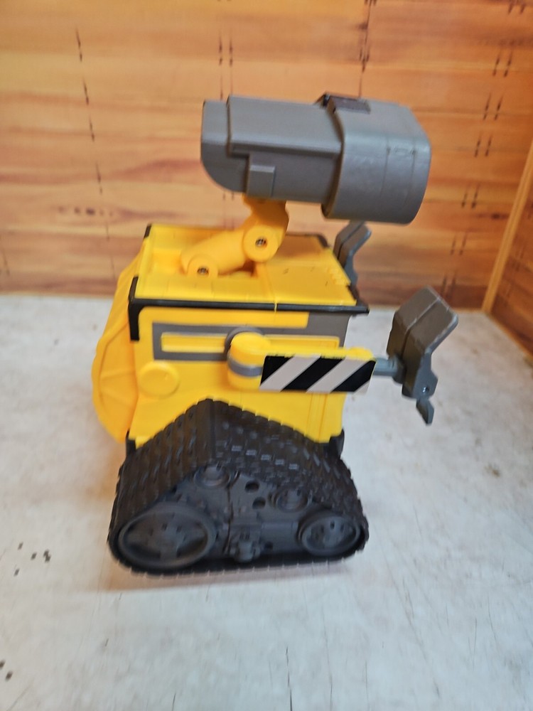 2020 GPN30 Mattel Wall-E Remote Control Toy