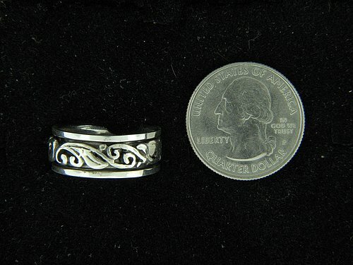 Spinner Ring Floral Vine Design in Sterling Silver with Oxidized Background