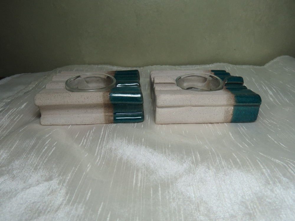 Hebrew script ceramic tea light holder 'Shalom' 'Tov'