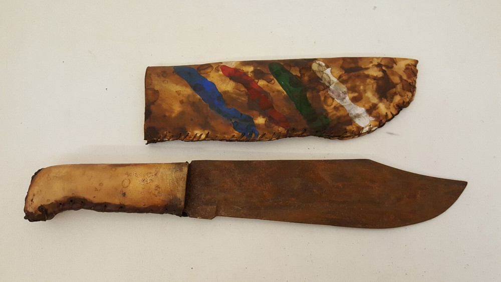 Knife & handmade pigskin leather sheath