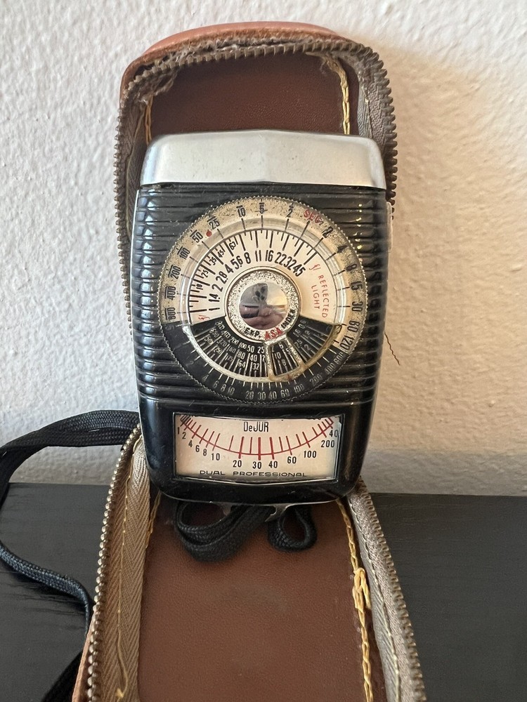 Dejur Dual Professional Hand-Held Camera Light / Exposure Meter - Untested