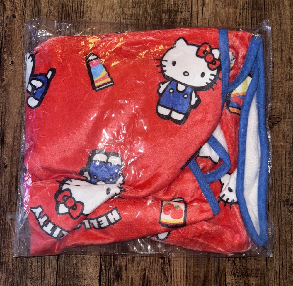 Hello Kitty Throw Blanket 60" x 70" Super Soft NEW