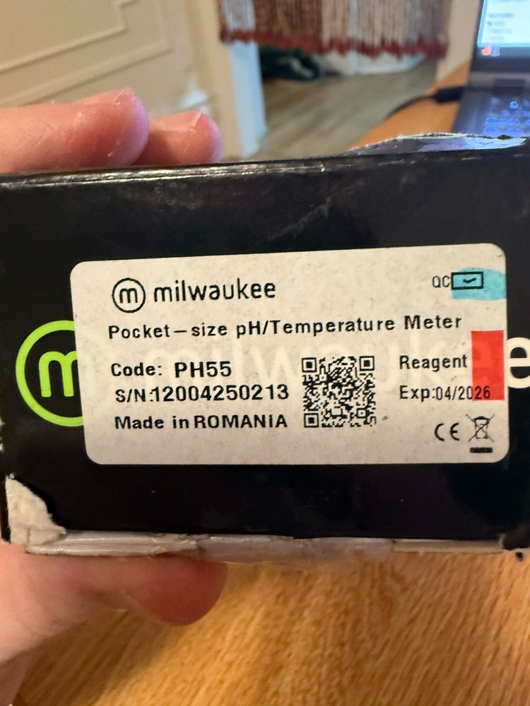 Milwaukee pH55 Waterproof pH Tester with Automatic Calibration