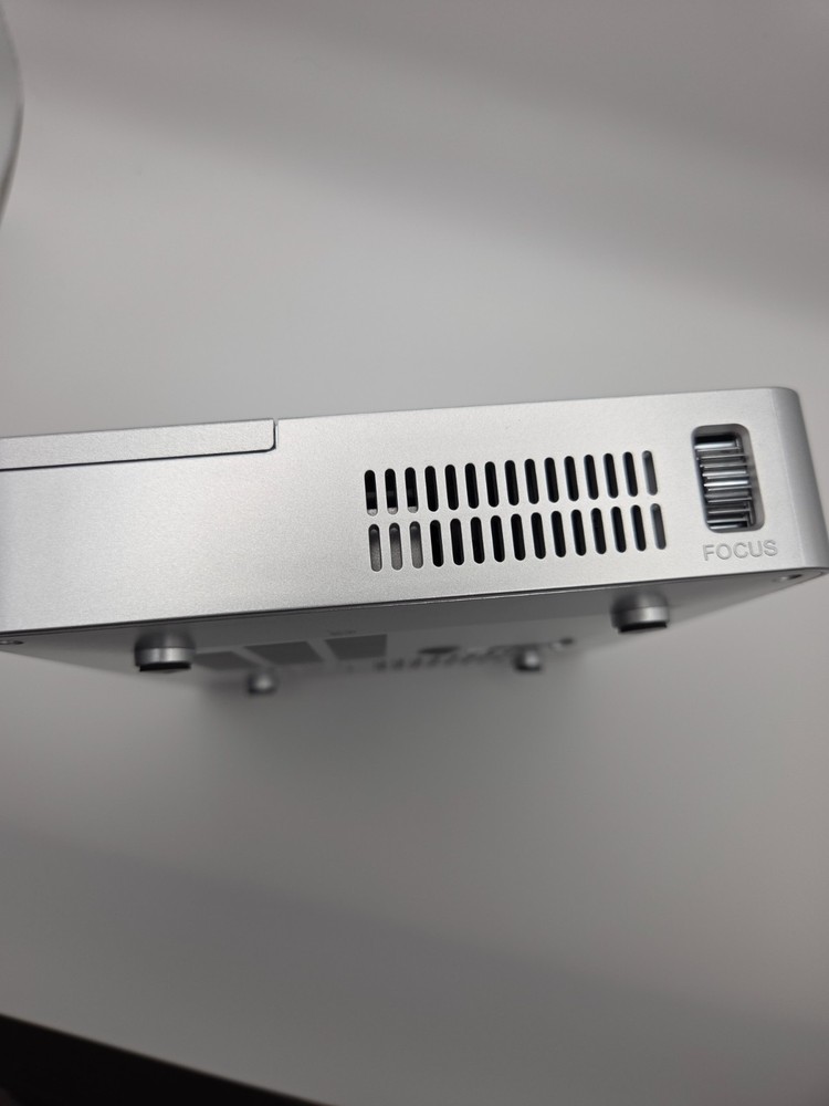 Icodis CB400 DLP Portable Projector