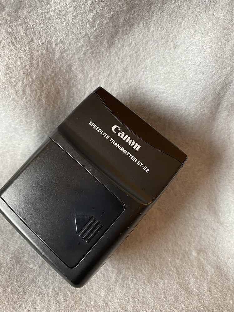Canon Speedlite Transmitter ST-E2 And Book