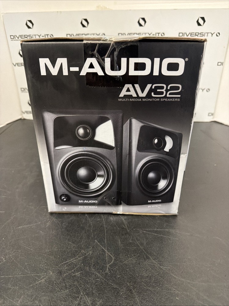 M-Audio AV32 Studio Monitors with Cables