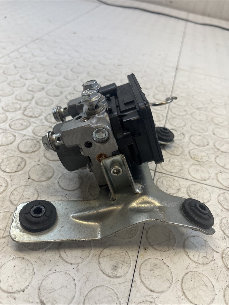 2017 - 2024 SUZUKI GSXR1000 R ABS PUMP UNIT MODULE BRACKET MOUNT OEM