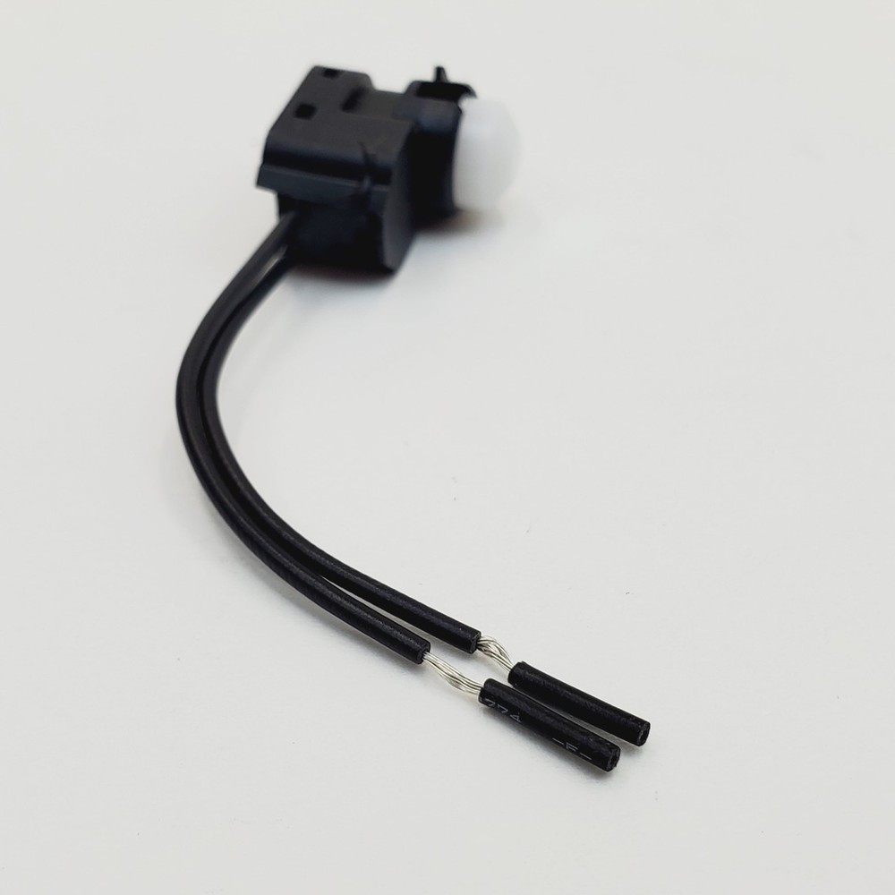 Handlebar Mounted Front Brake Light Switch for 2012-2017 Harley Softail Dyna XL