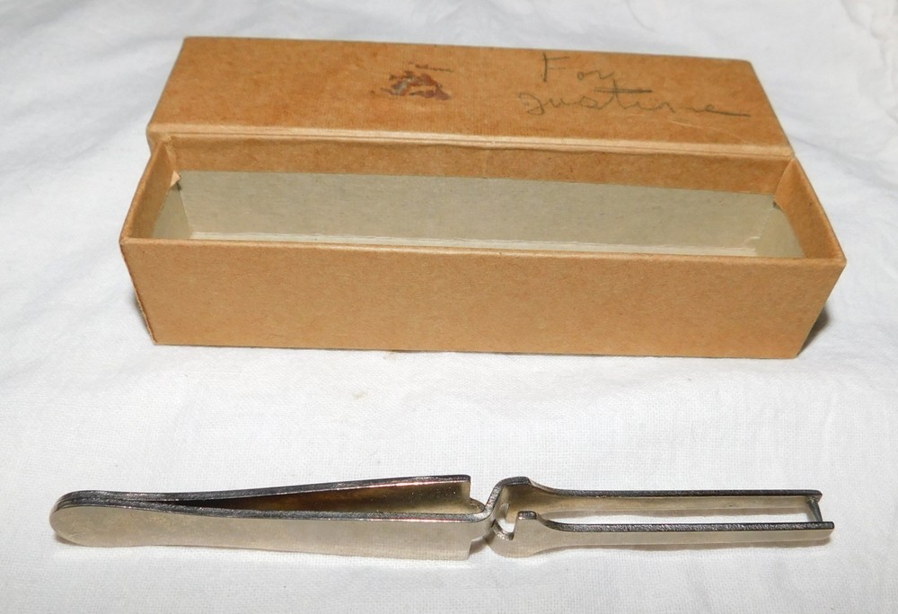 Vintage Bead Stringer & Knot Tyer Directions Original Box Post Electric Co. Inc.