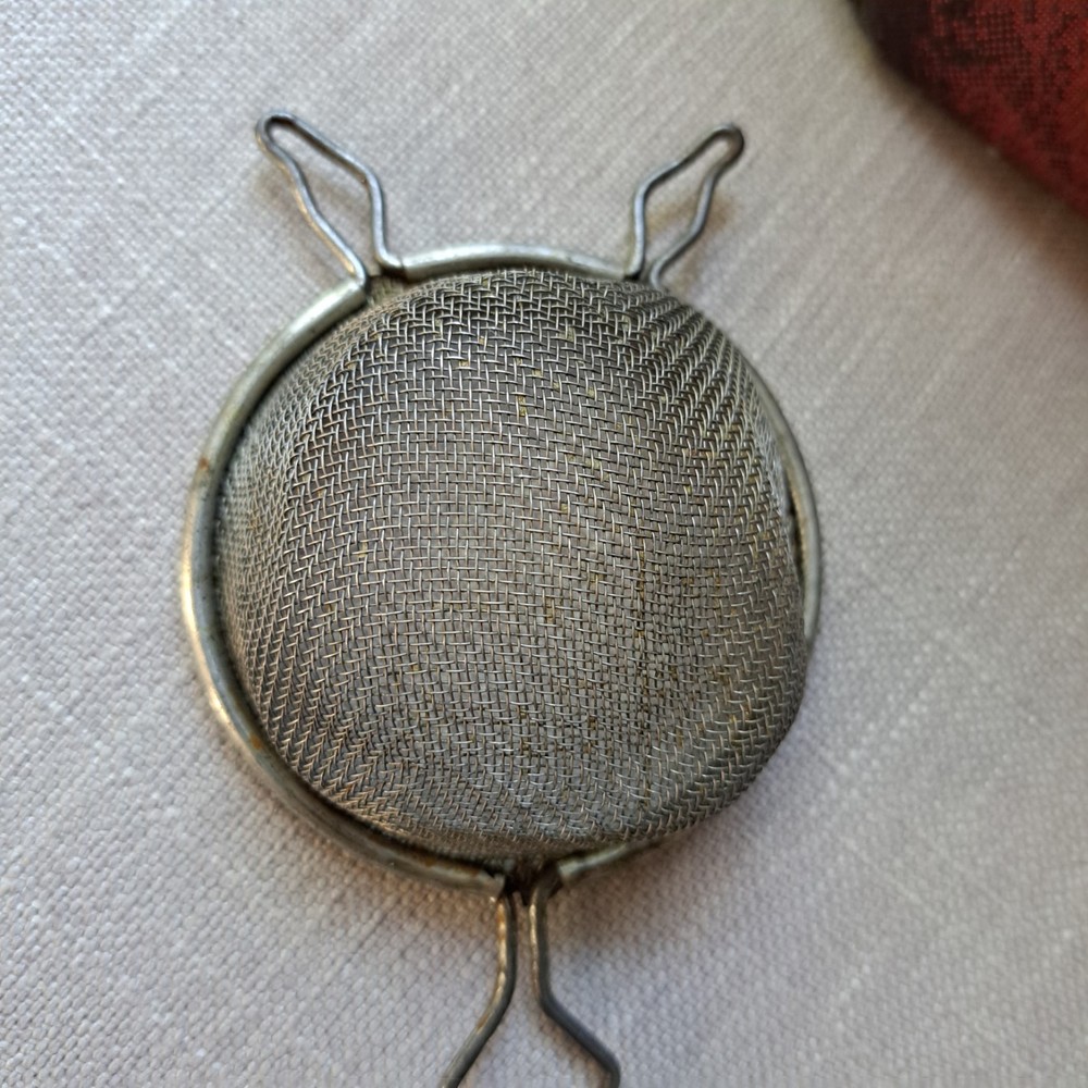 VINTAGE Mesh Strainer W/ White & Blue Tulip Handle